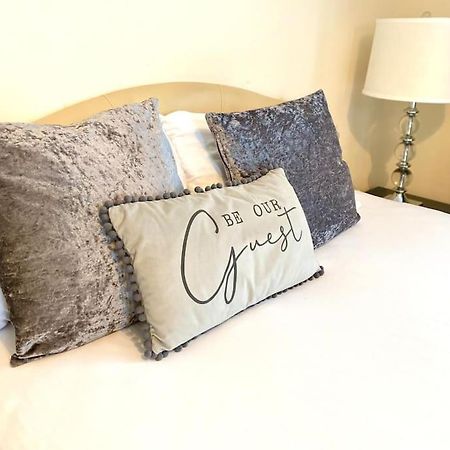 Amazing 2-Bed City Centre Apt With Parking コヴェントリー エクステリア 写真