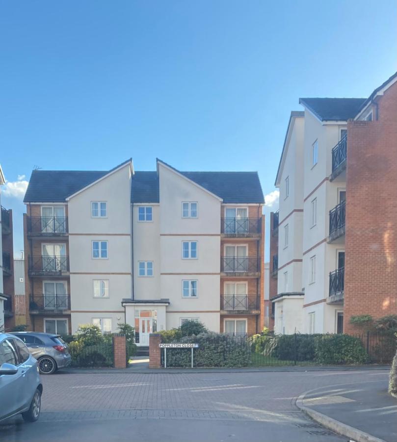 Amazing 2-Bed City Centre Apt With Parking コヴェントリー エクステリア 写真